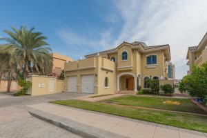 buying in Dubai